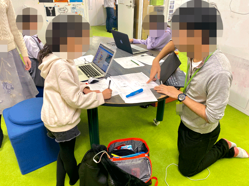 メンター(先生)と相談して自分が作りたいものを開発するLITALICOワンダー(リタリコワンダー)のゲーム&アプリ プログラミングコース